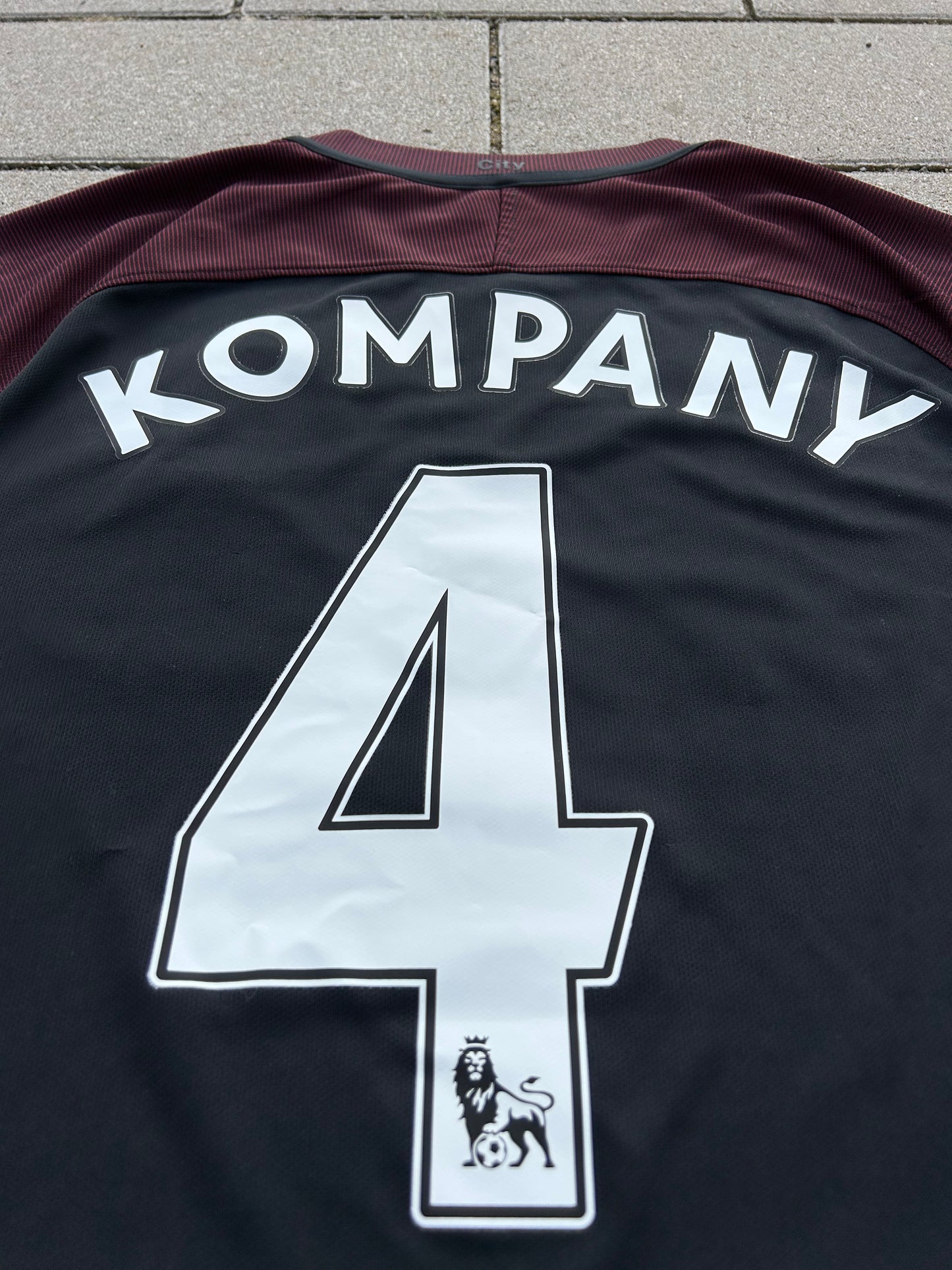 Manchester City 2016/17 Original Away Shirt Kompany #4 Size L