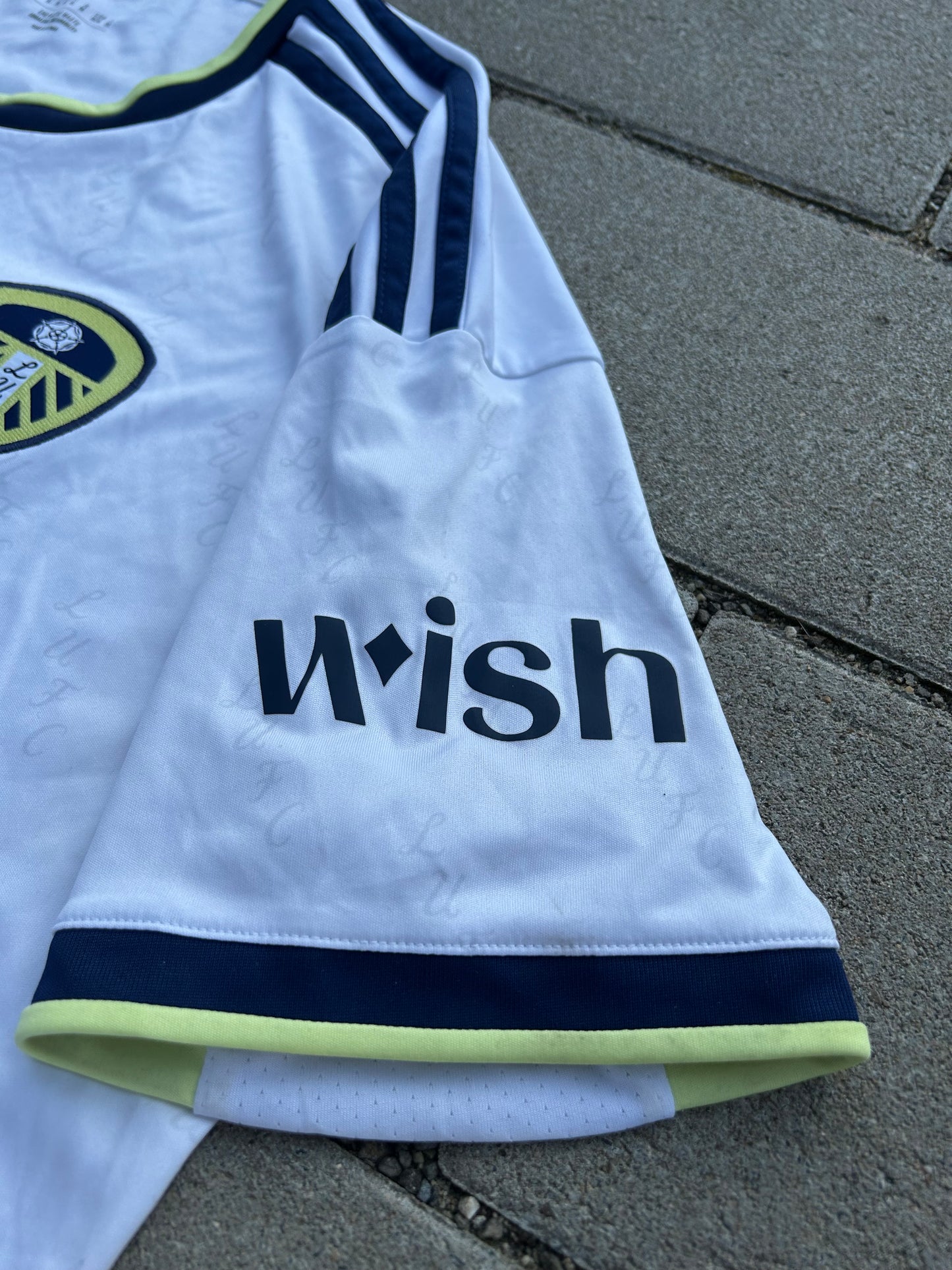 Leeds United 2022/23 Original Home Shirt Size M