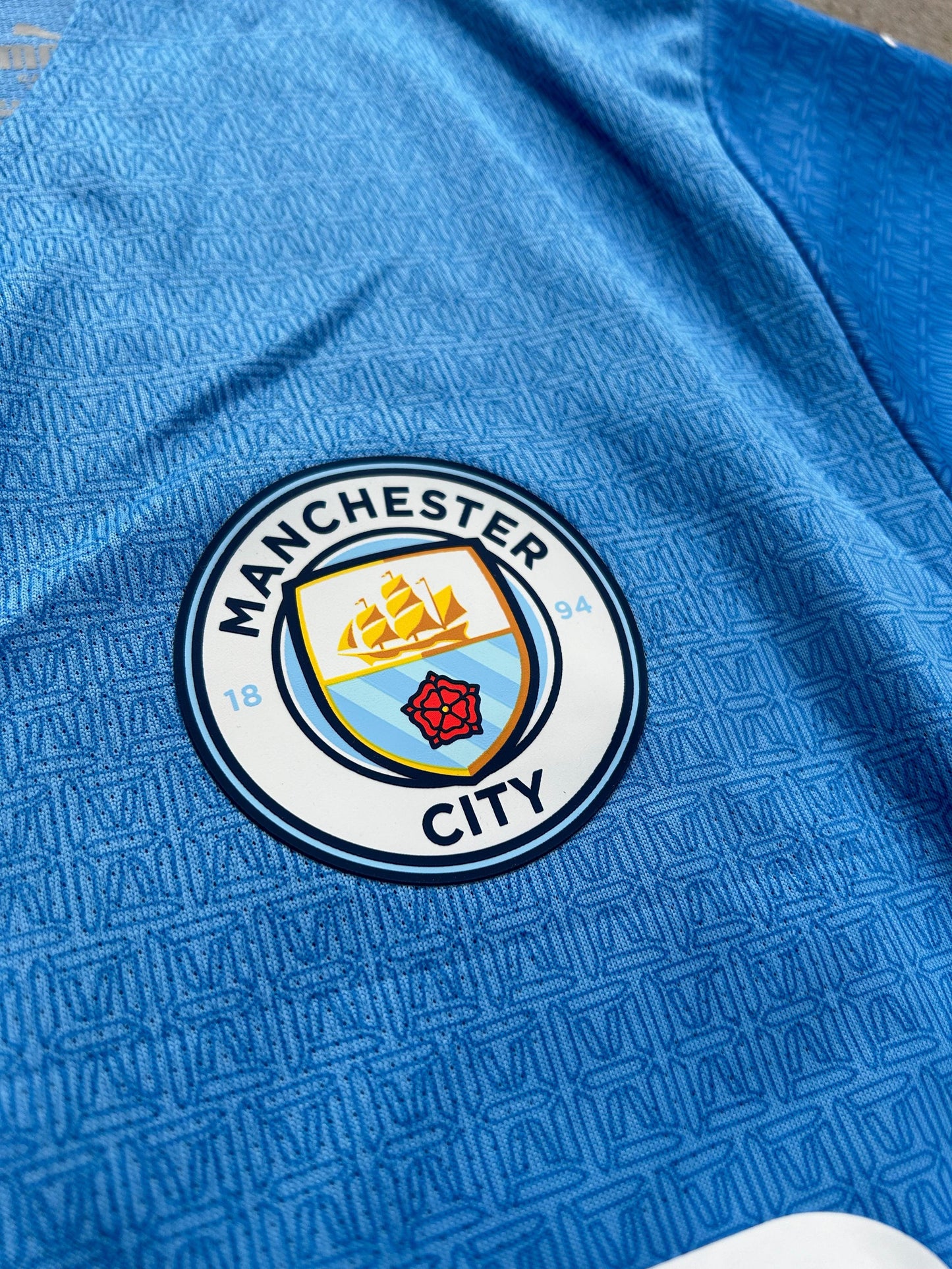 Manchester City 2021/22 Authentic Home Shirt Fernandinho #25 Size XL