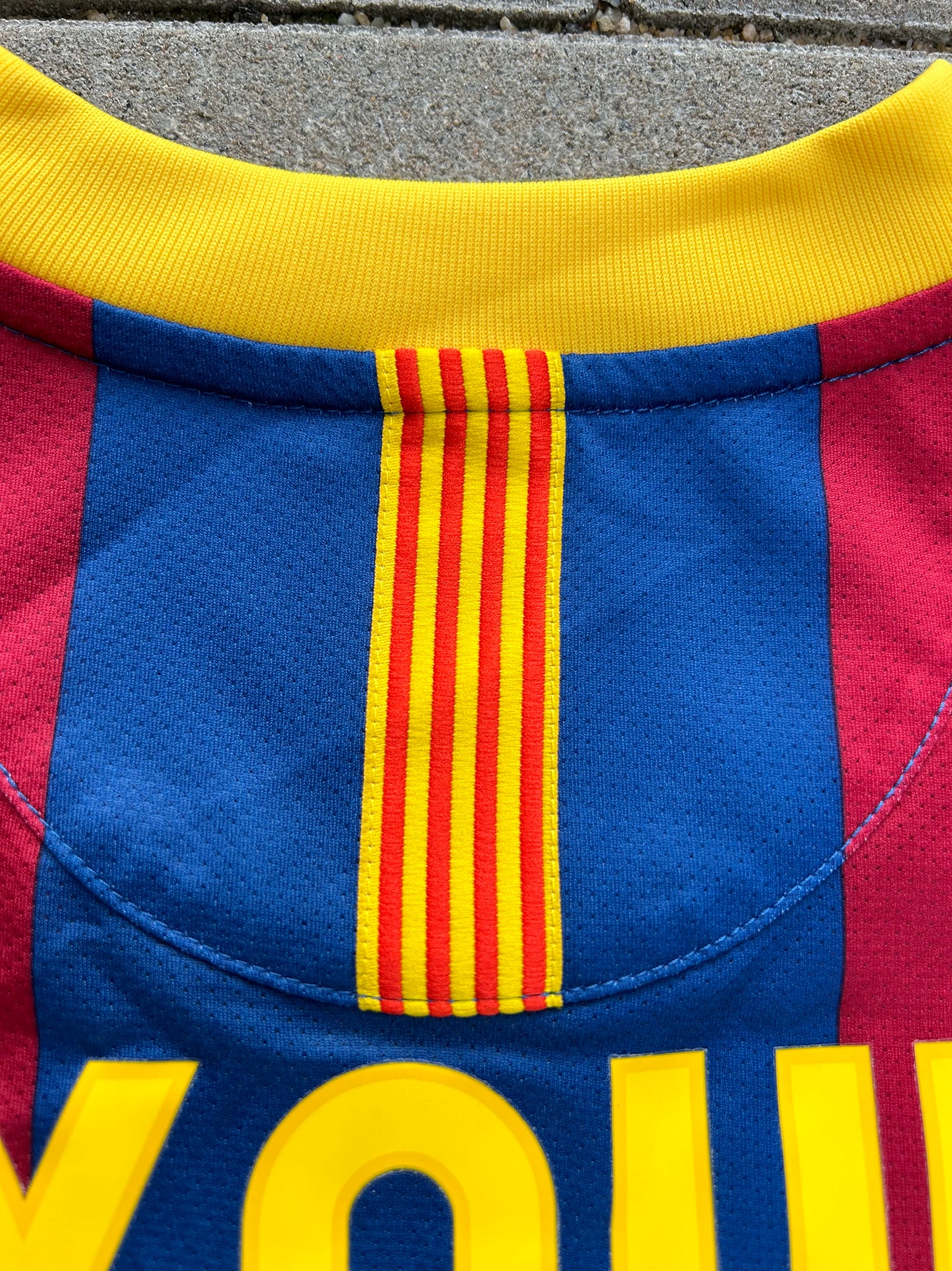 Barcelona 2010/11 Authentic Home Shirt Xavi #6 L/S Size M