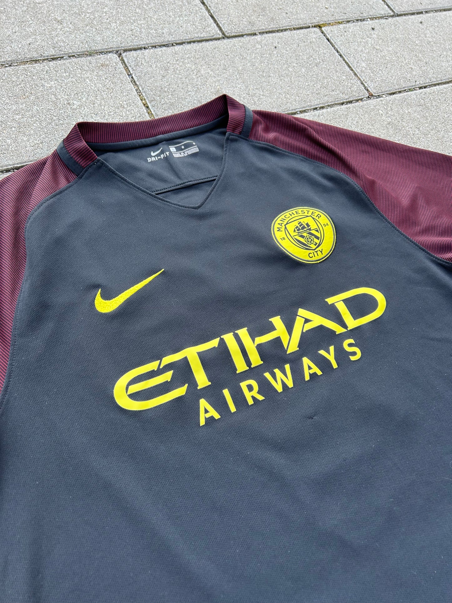 Manchester City 2016/17 Original Away Shirt Kompany #4 Size L