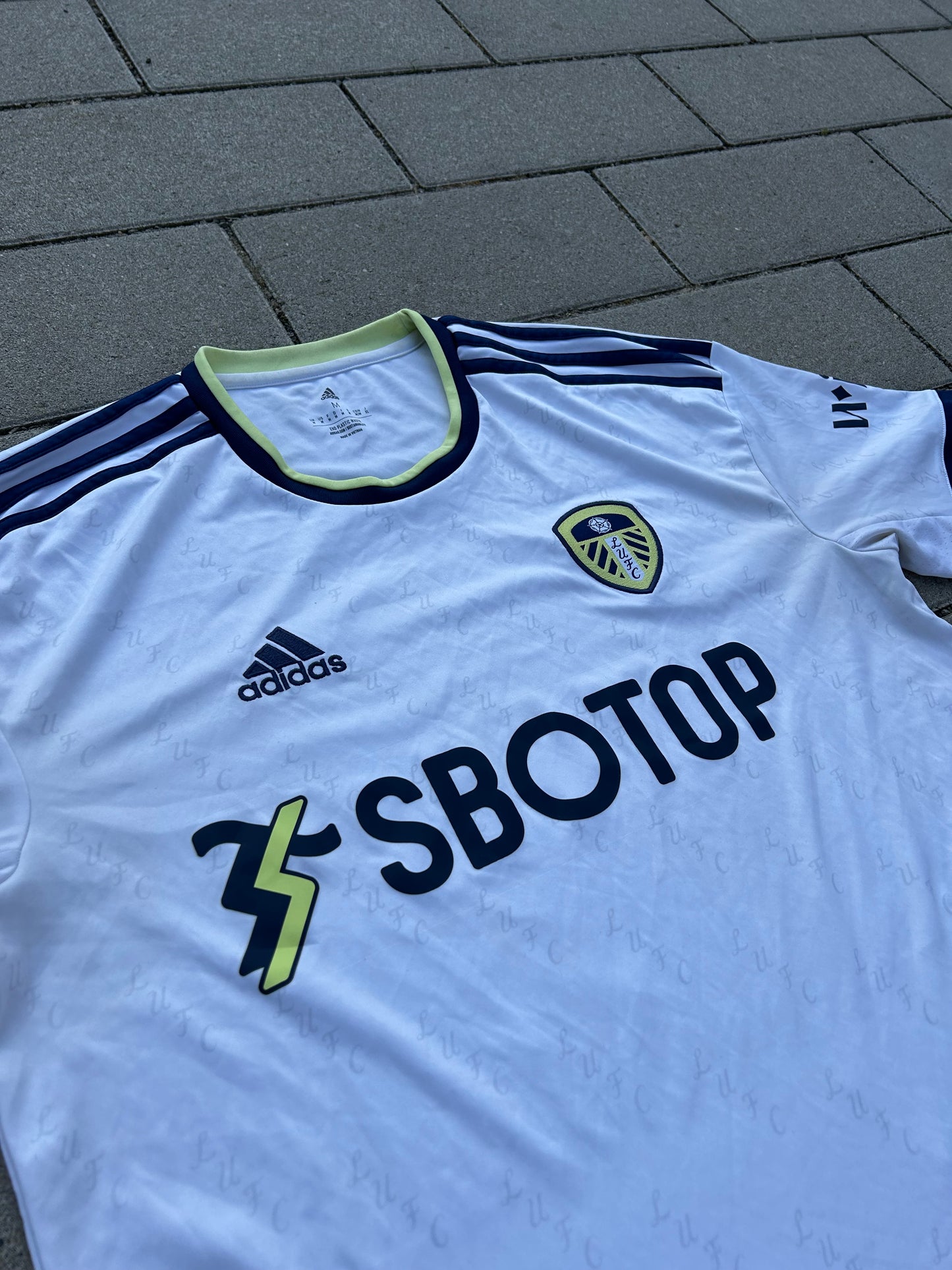 Leeds United 2022/23 Original Home Shirt Size M