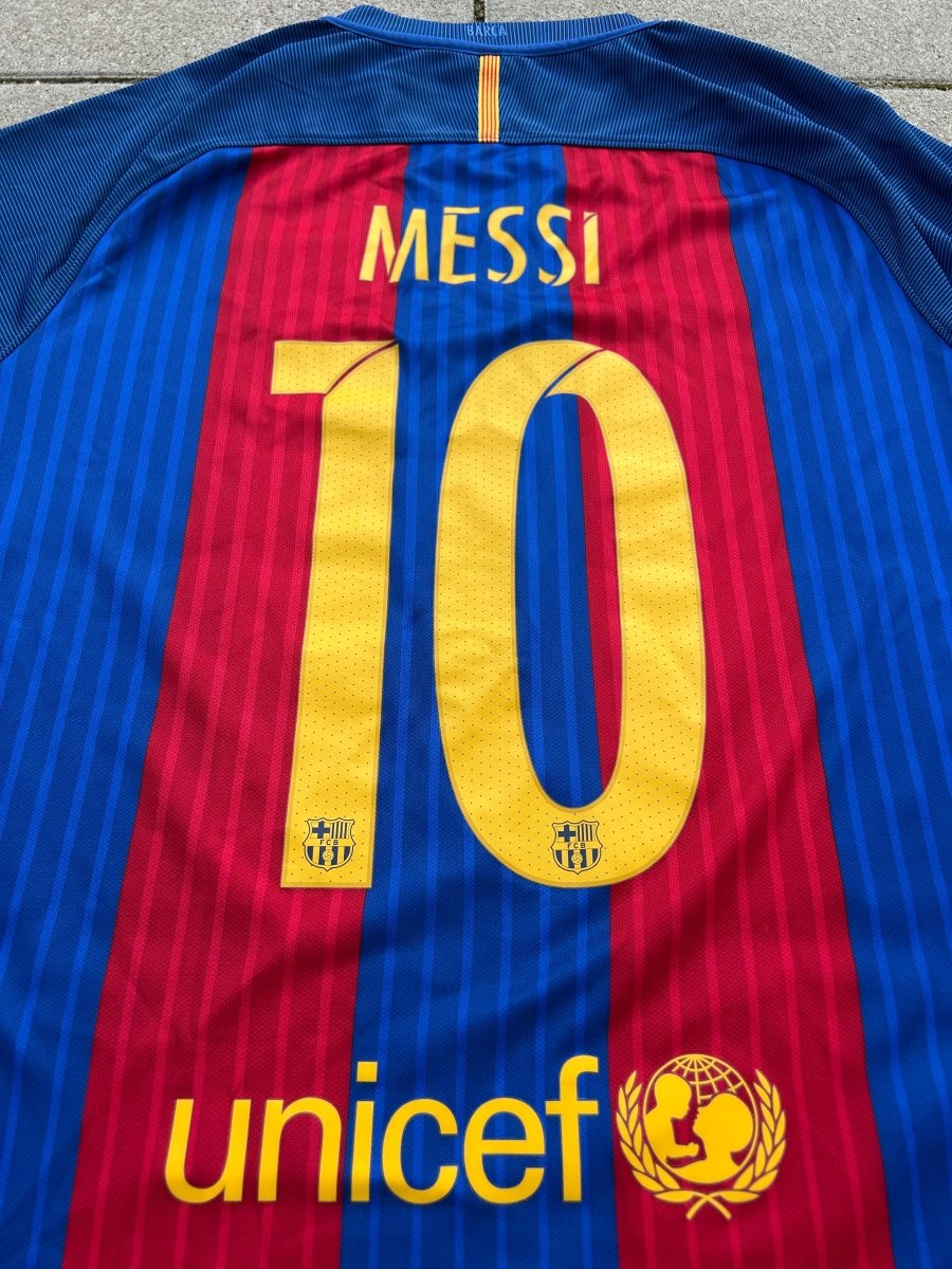 Barcelona 2016/17 Original Home Shirt Messi 10 Size M - Shorty Football Shirts