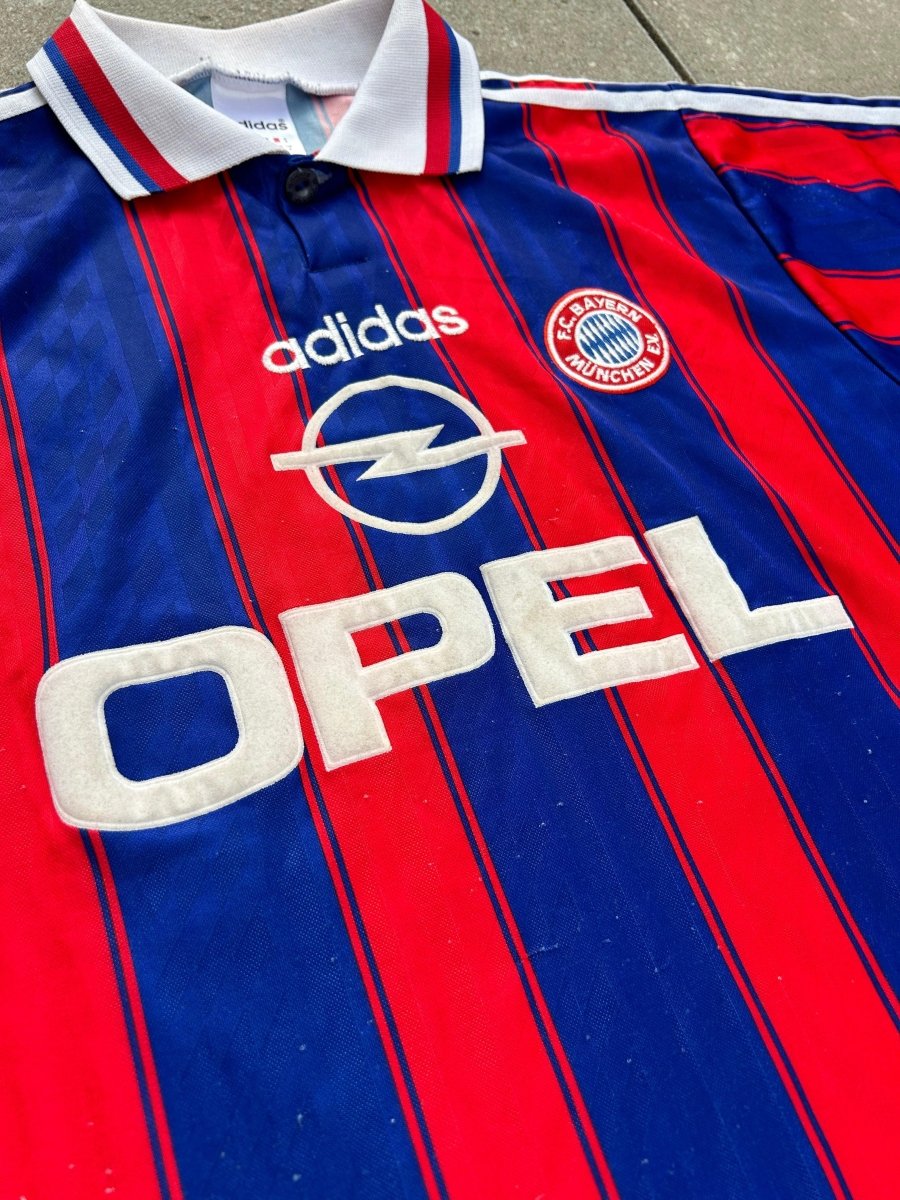 Bayern München 1995/97 Authentic Home Shirt Klinsmann 18 Size XS - Shorty Football Shirts