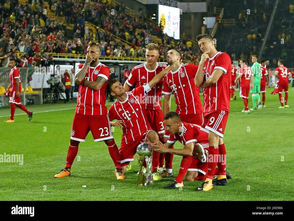 Bayern München 2017/18 Original Home Shirt 13 - 14YRS Kids - Shorty Football Shirts
