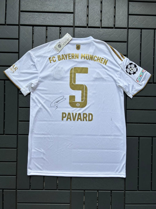 Bayern München 2022/23 Signed Authentic Away Shirt Pavard 5 Size L - Shorty Football Shirts
