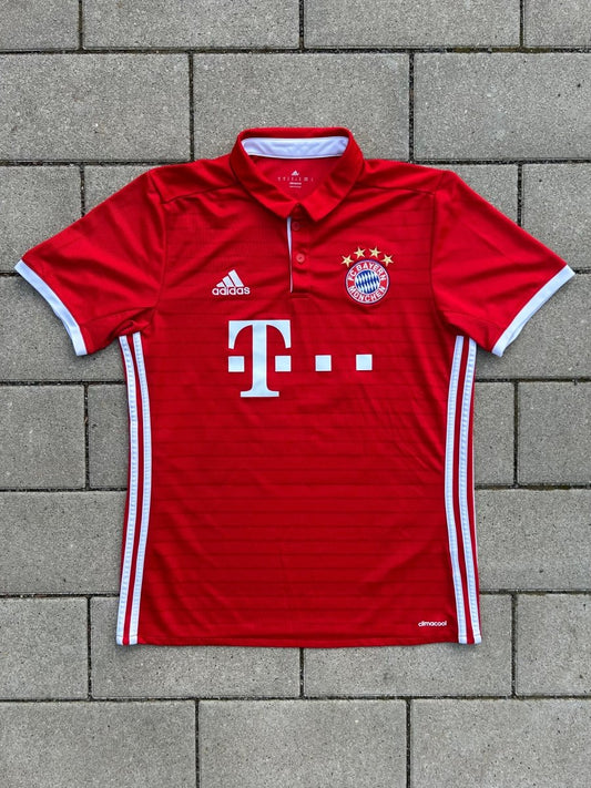 Bayern Munich 2016/17 Original Home Shirt Müller 25 Size M - Shorty Football Shirts