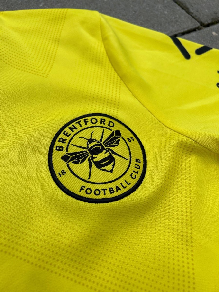 Brentford 2021/22 Original Away Shirt Size S - Shorty Football Shirts