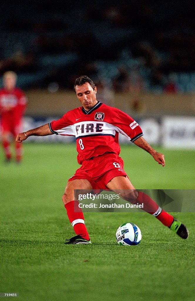 Chicago Fire 2000/02 Original Home Shirt Size S - Shorty Football Shirts