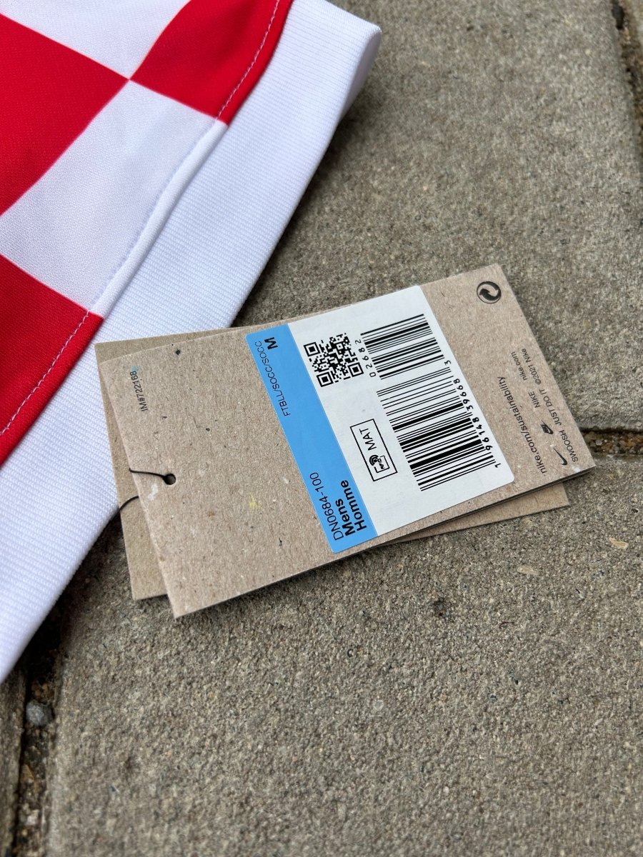 Croatia 2022/23 Authentic Home Shirt Size M - Shorty Football Shirts
