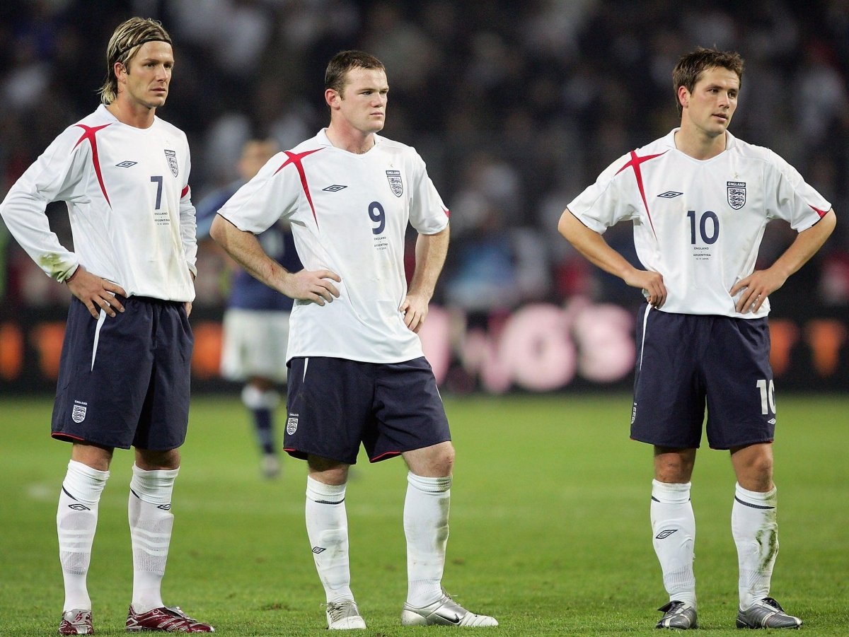 England 2005/07 Original Home Shirt Size S - Shorty Football Shirts