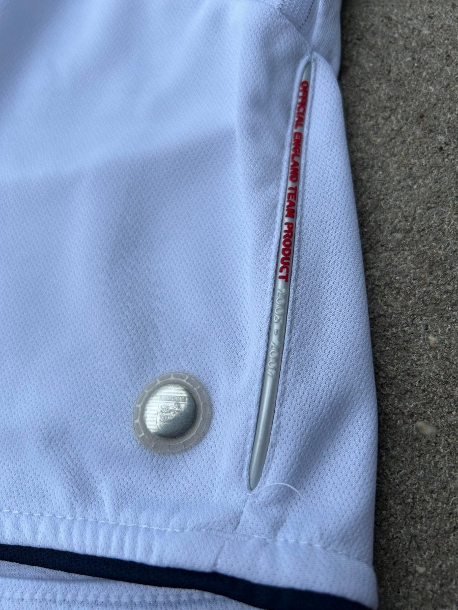 England 2005/07 Original Home Shirt Size S - Shorty Football Shirts