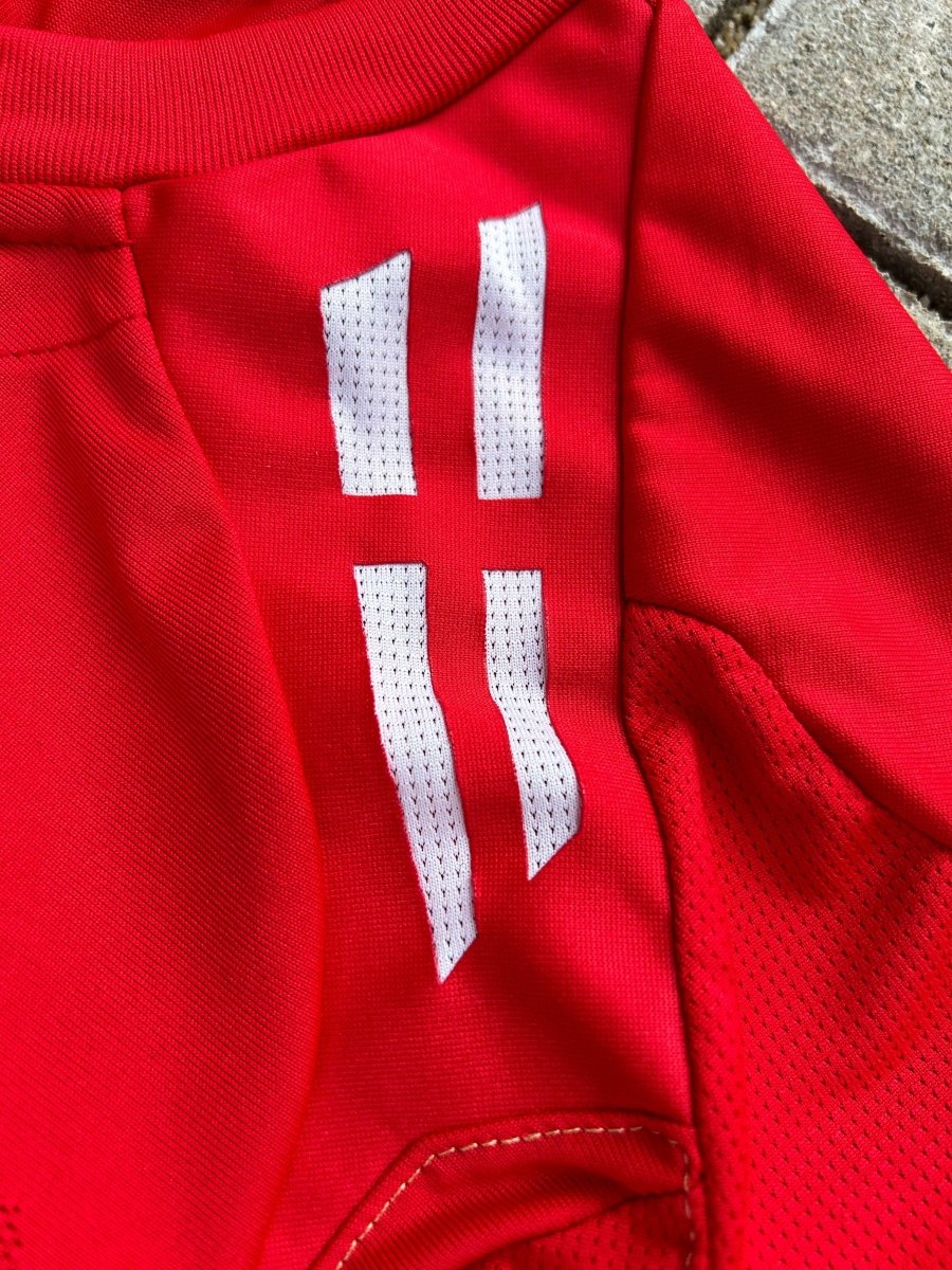 England 2006/08 Authentic Away Shirt Size M - Shorty Football Shirts