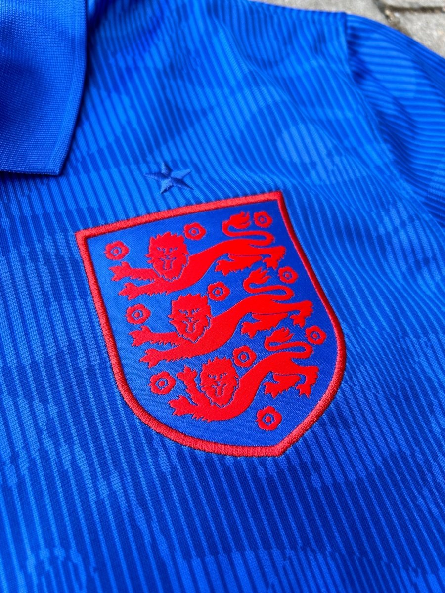 England 2020/22 Authentic Away Shirt Size M - Shorty Football Shirts