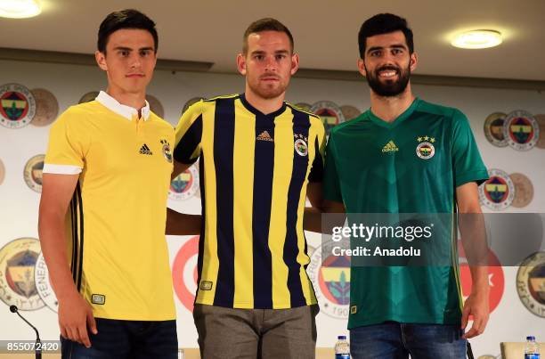 Fenerbahce 2017/18 Original Third Shirt Size S - Shorty Football Shirts