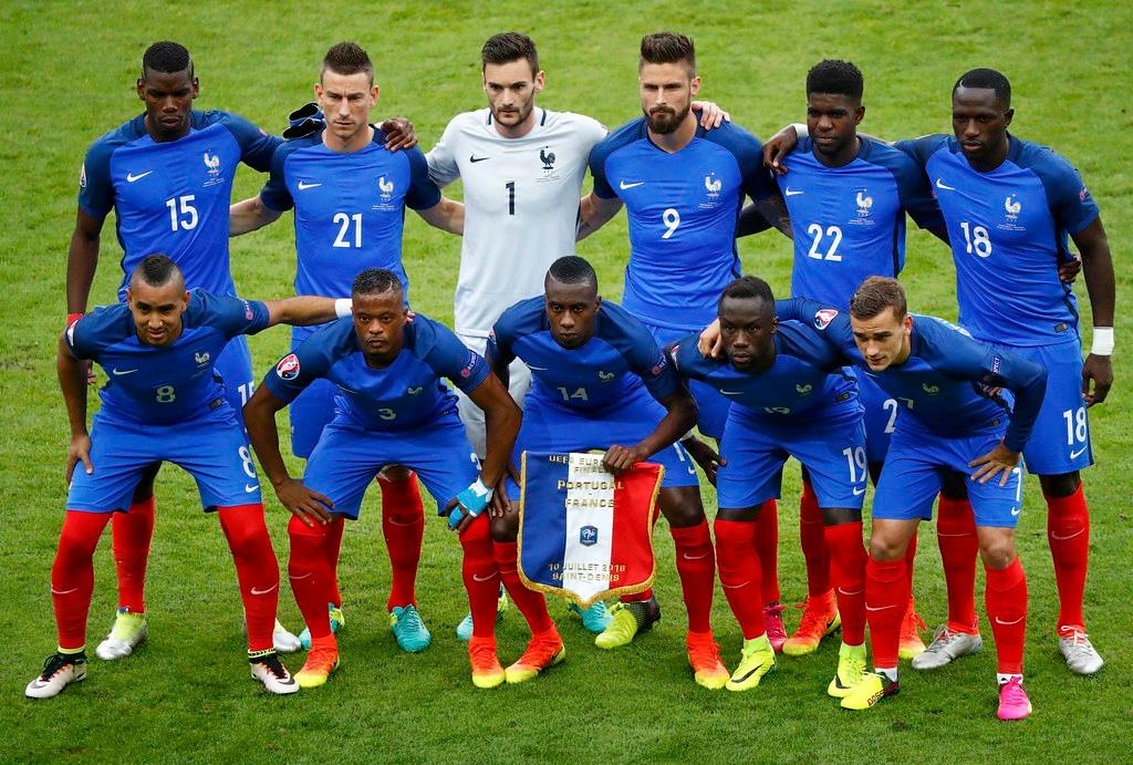 France 2016/17 Original Home Shirt Size S - Shorty Football Shirts