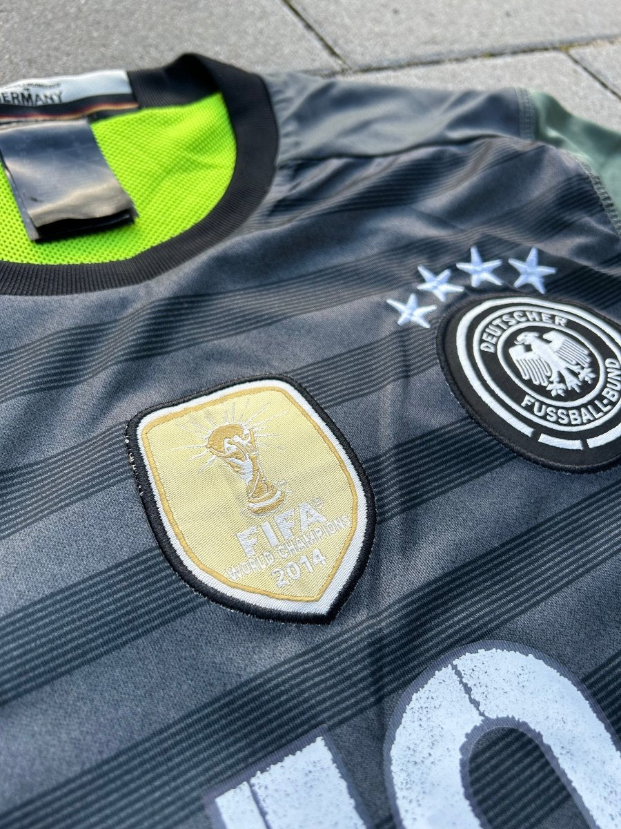 Germany 2016/17 Original Away Shirt Götze 19 Size M - Shorty Football Shirts