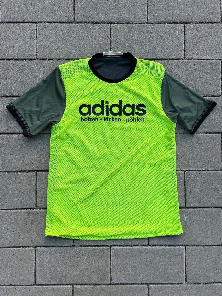 Germany 2016/17 Original Away Shirt Götze 19 Size M - Shorty Football Shirts