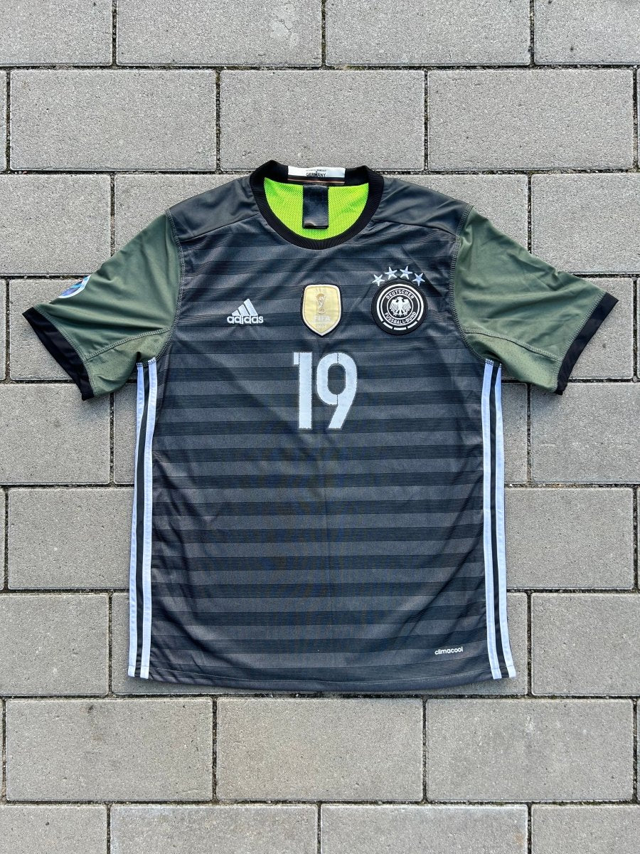 Germany 2016/17 Original Away Shirt Götze 19 Size M - Shorty Football Shirts