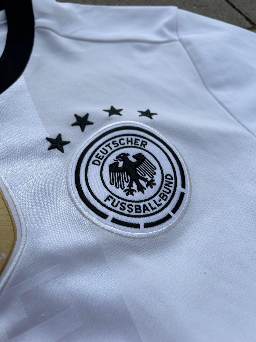 Germany 2016/17 Original Home Shirt Özil 8 Size S - Shorty Football Shirts