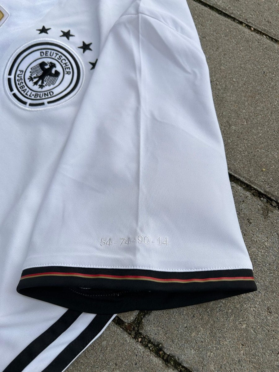 Germany 2016/17 Original Home Shirt Schweinsteiger 7 Size L - Shorty Football Shirts