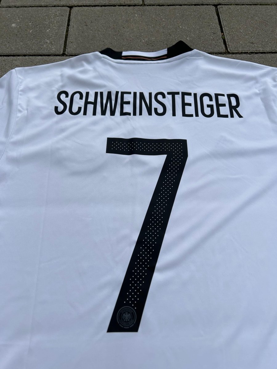 Germany 2016/17 Original Home Shirt Schweinsteiger 7 Size L - Shorty Football Shirts