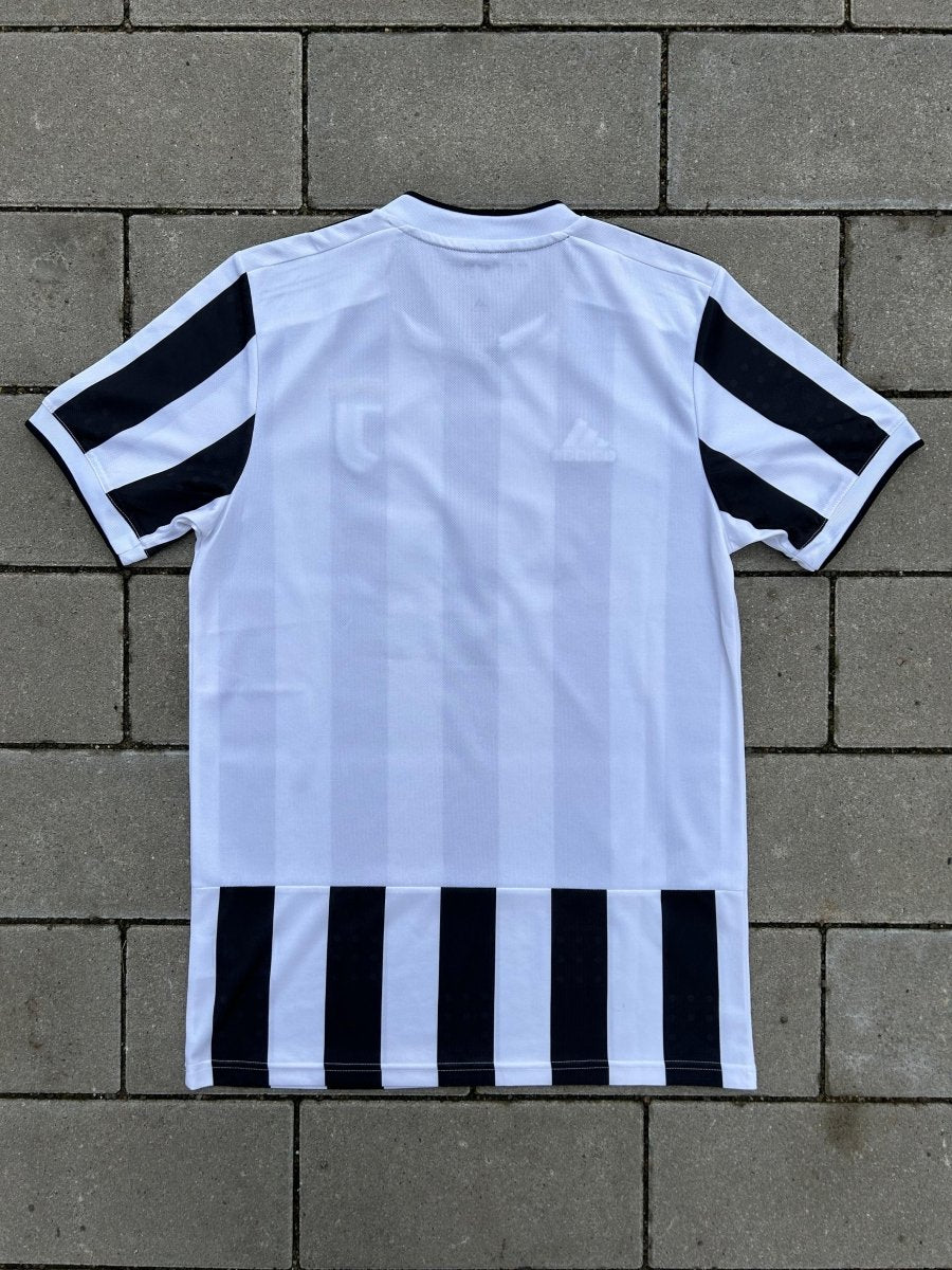 Juventus 2021/22 Original Home Shirt Size S - Shorty Football Shirts