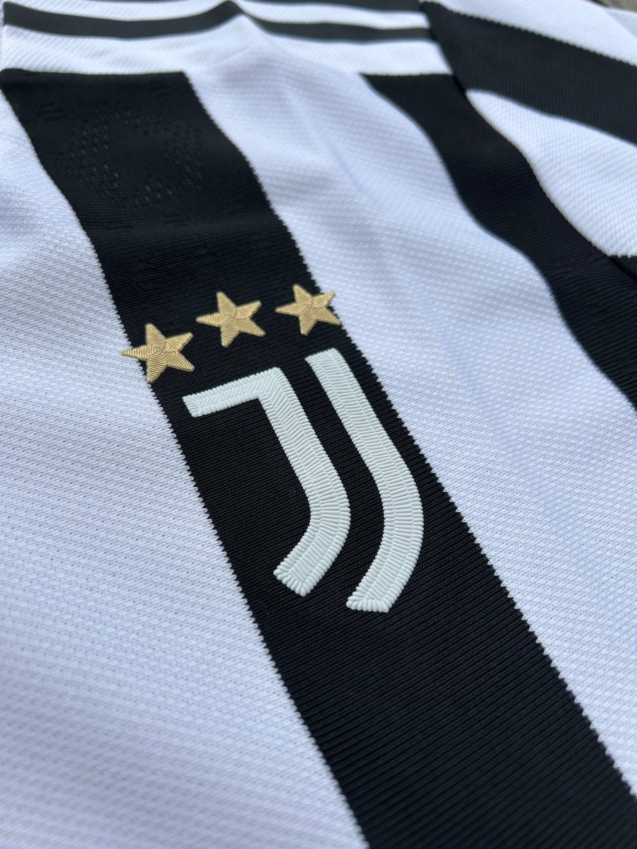 Juventus 2021/22 Original Player Issue Home Shirt Size XL - Shorty Football Shirts
