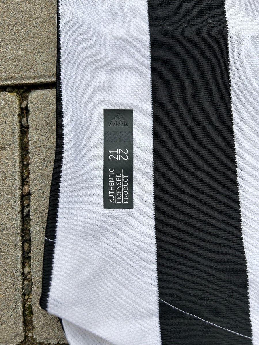 Juventus 2021/22 Original Player Issue Home Shirt Size XL - Shorty Football Shirts