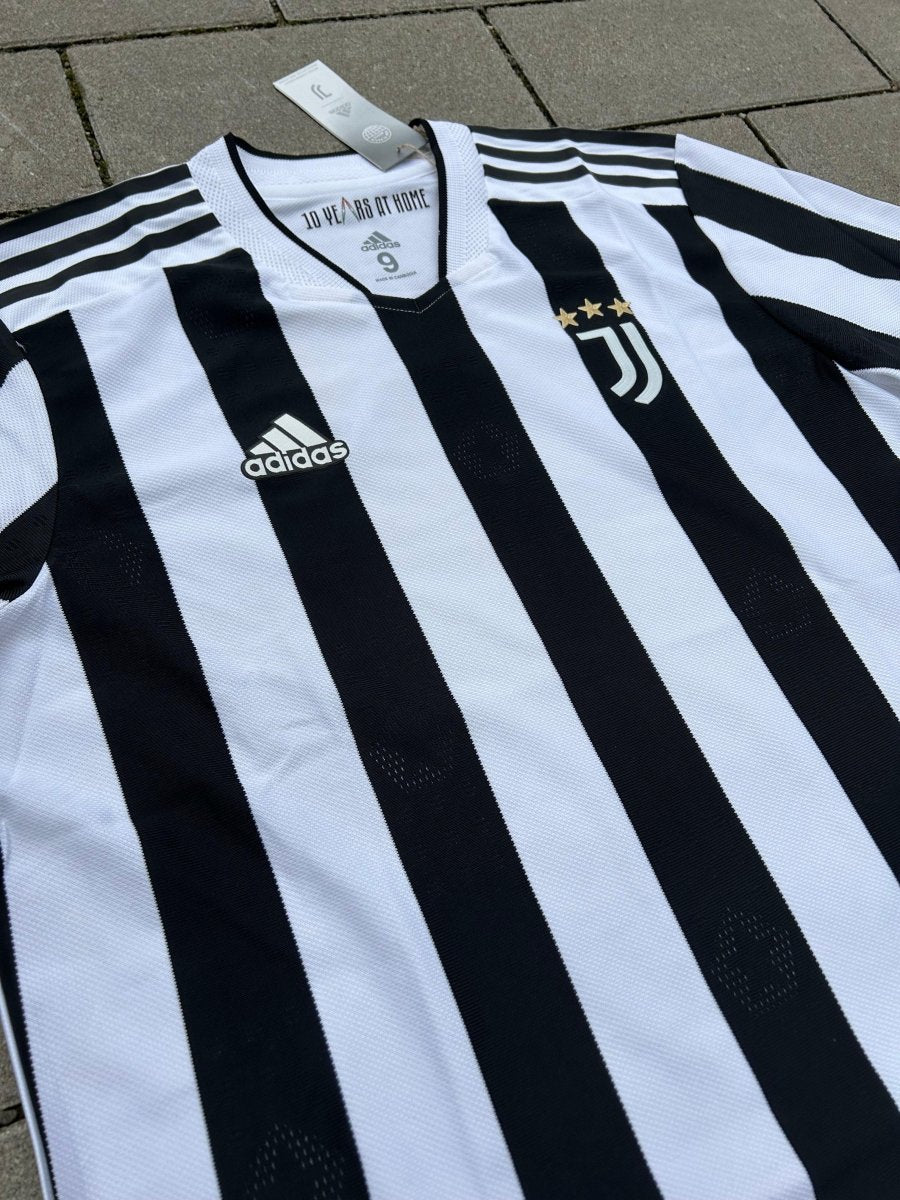 Juventus 2021/22 Original Player Issue Home Shirt Size XL - Shorty Football Shirts
