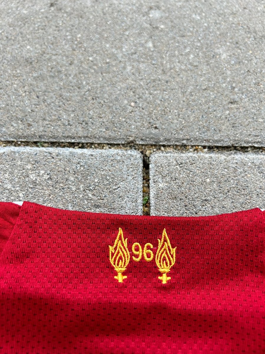 Liverpool 2019/20 Original Home Shirt Salah 11 Size M - Shorty Football Shirts