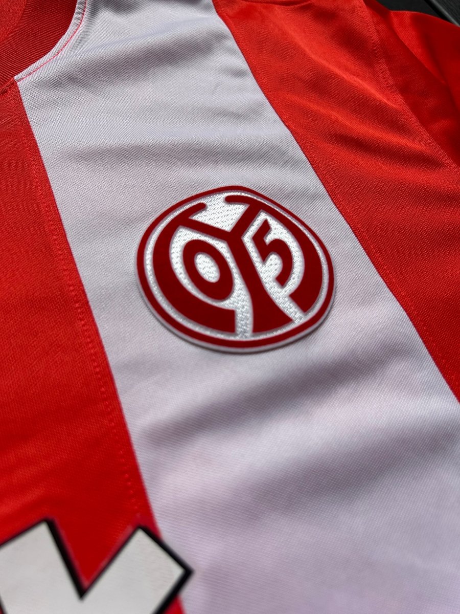 Mainz 05 2013/14 Authentic Home Shirt Size L - Shorty Football Shirts