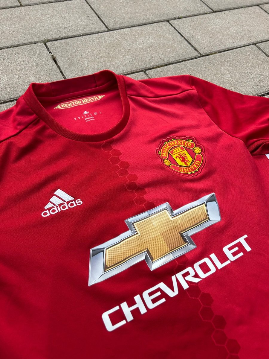 Manchester United 2016/17 Home Shirt Ibrahimovic 9 Size M - Shorty Football Shirts