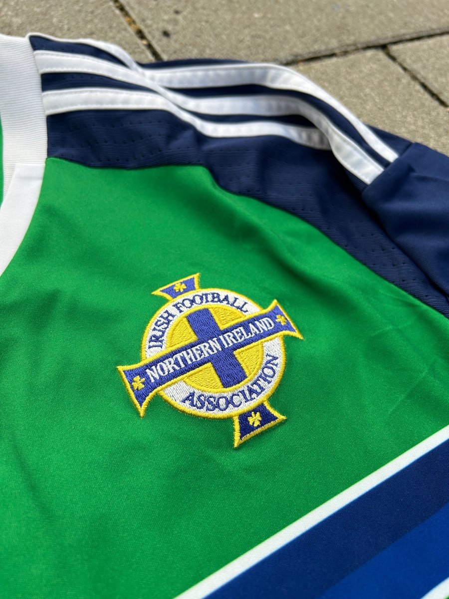 Northern Ireland 2016/17 Original Home Shirt Size S - Shorty Football Shirts