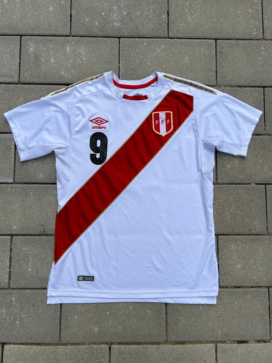 Peru 2018/19 Authentic Home Shirt Guerrero 9 Size S - Shorty Football Shirts