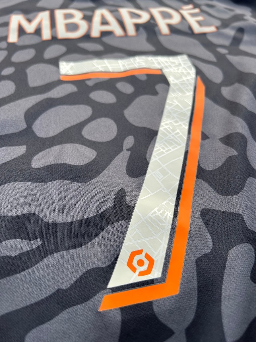 PSG 2023/24 Original Third Shirt Mbappé 7 Size M - Shorty Football Shirts