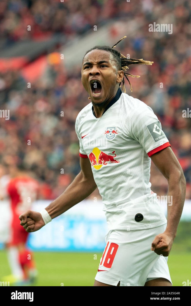 RB Leipzig 2019/20 Original Home Shirt Nkunku 18 Size XL - Shorty Football Shirts