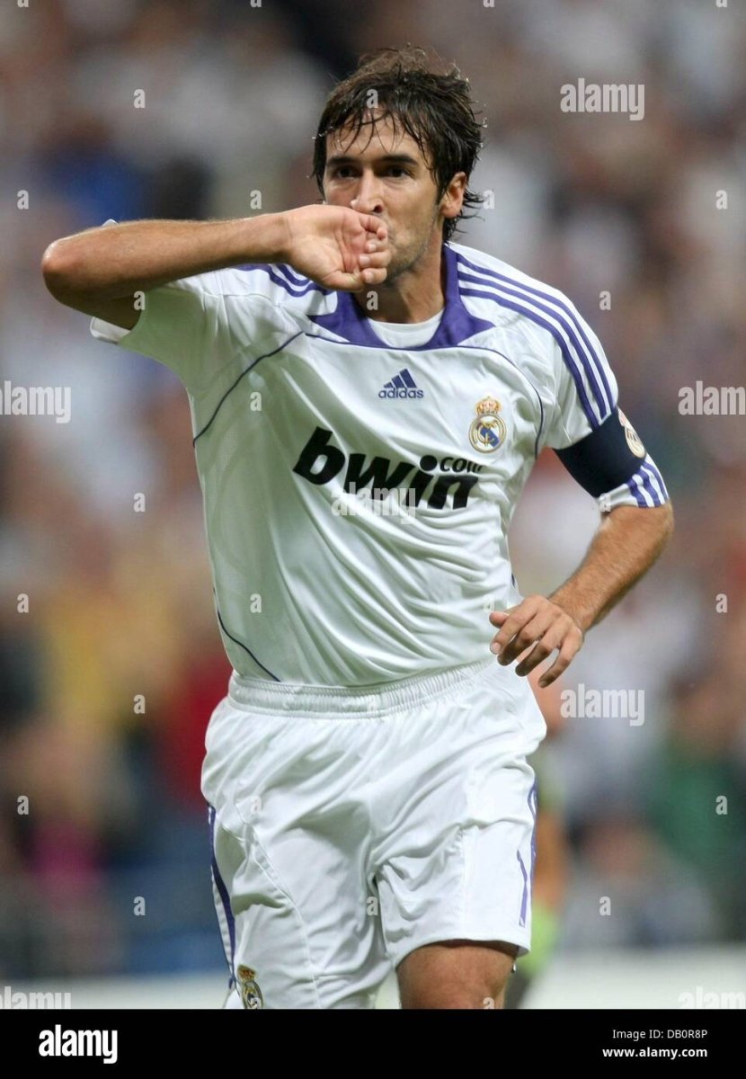 Real Madrid 2007/08 Original Home Shirt Raúl 7 Size M - Shorty Football Shirts