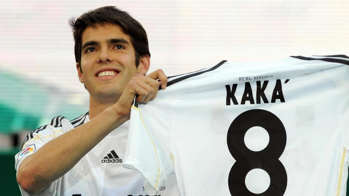Real Madrid 2009/10 Original Home Shirt Kaká 8 Size M - Shorty Football Shirts