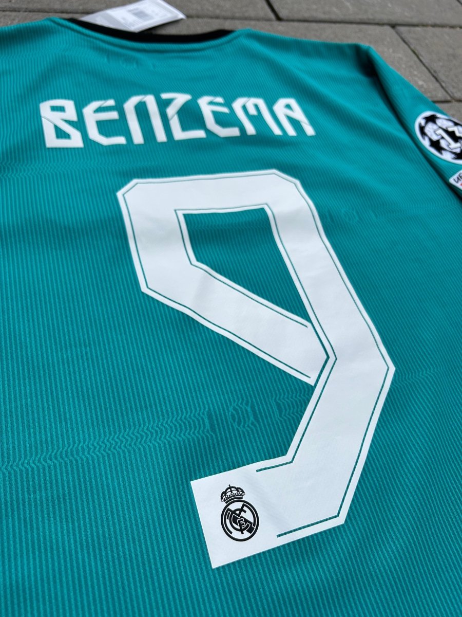 Real Madrid 2021/22 Original Third Shirt Benzema 9 Size M - Shorty Football Shirts