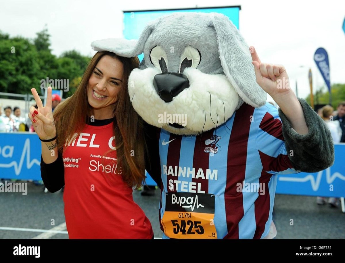 Scunthorpe United 2013/14 Authentic Home Shirt Size M - Shorty Football Shirts