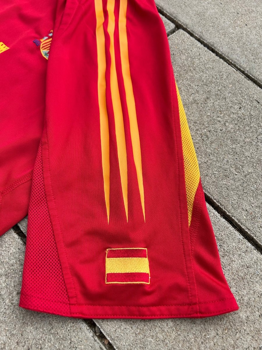 Spain 2004/06 Original Home Shirt Vicente 14 Size S - Shorty Football Shirts