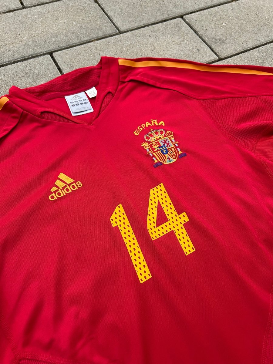 Spain 2004/06 Original Home Shirt Vicente 14 Size S - Shorty Football Shirts