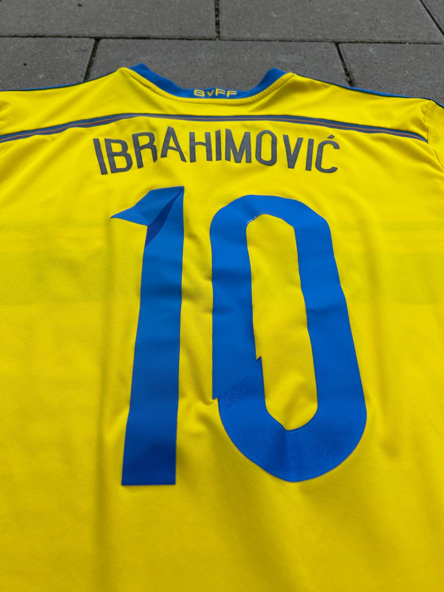Sweden 2014/15 Original Home Shirt Ibrahimovic #10 Size XL