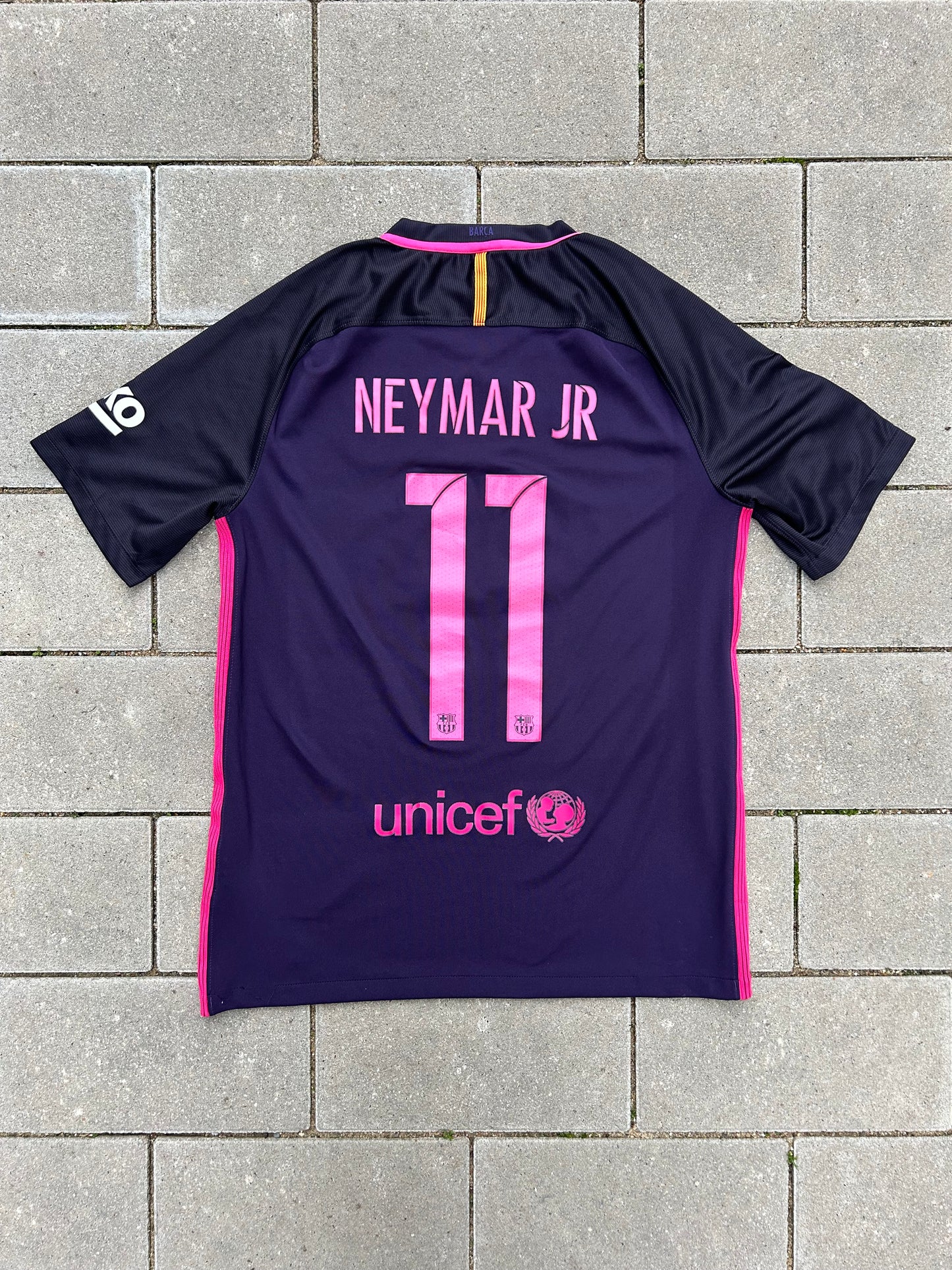 Barcelona 2016/17 Original Away Shirt Neymar #11 Size M