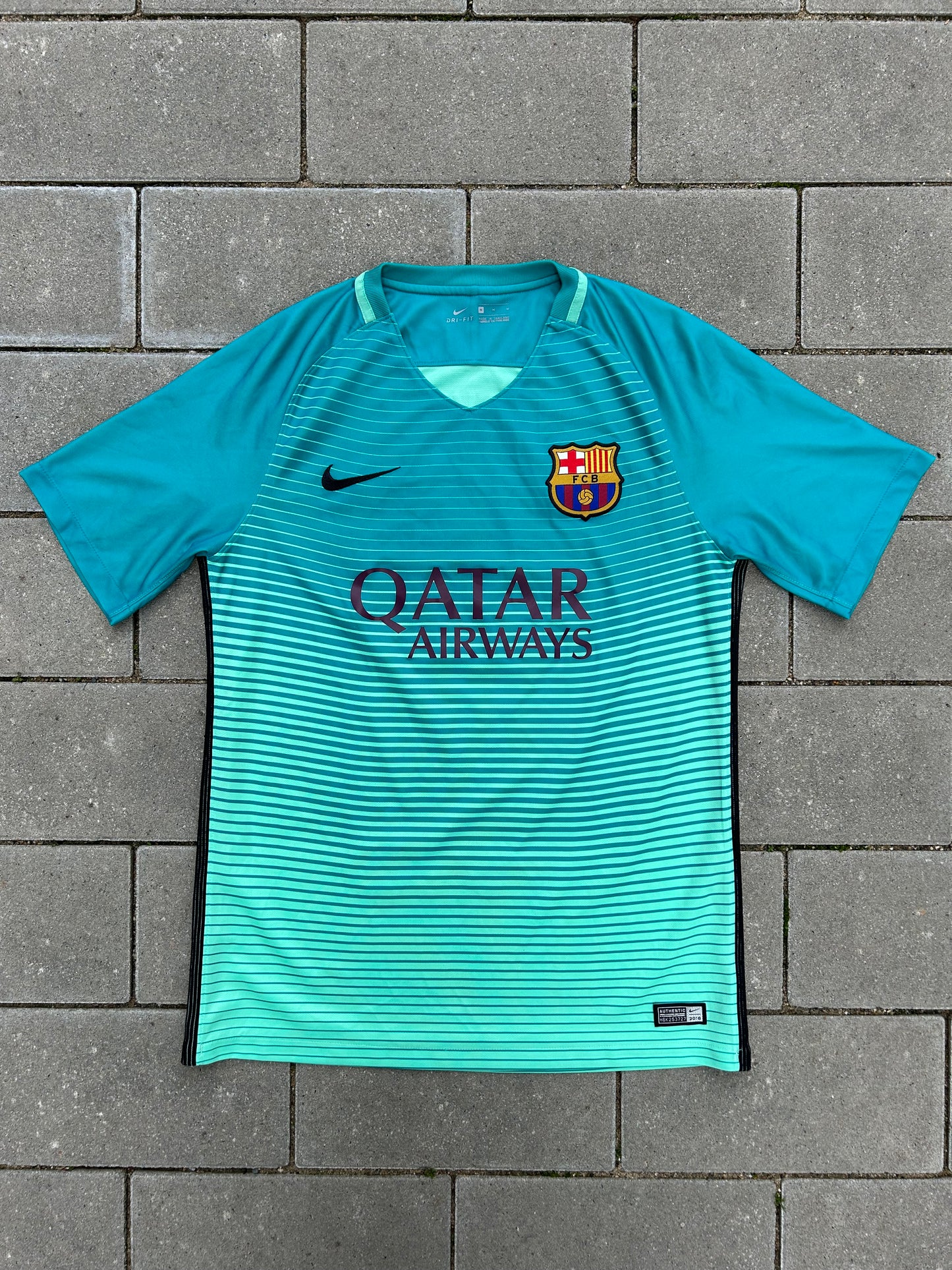 Barcelona 2016/17 Original Third Shirt Rakitic #4 Size M