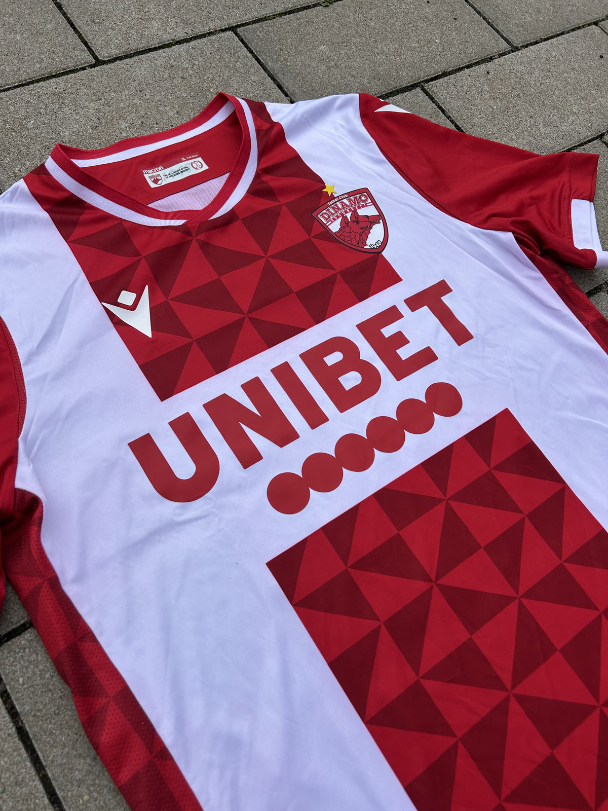 Dinamo Bucuresti 2020/21 Original Home Shirt Size XL - Shorty Football Shirts