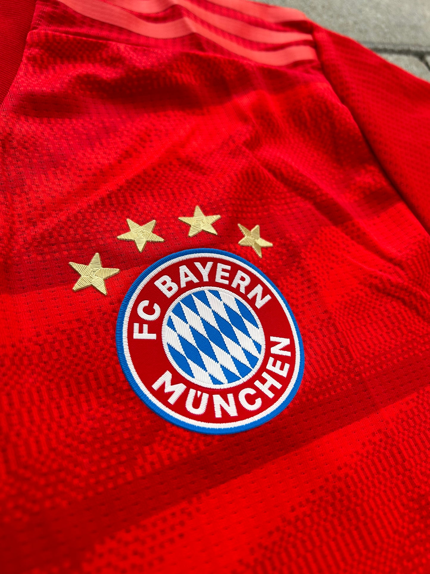 Bayern München 2019/20 Original Player Issue Home Shirt Size L