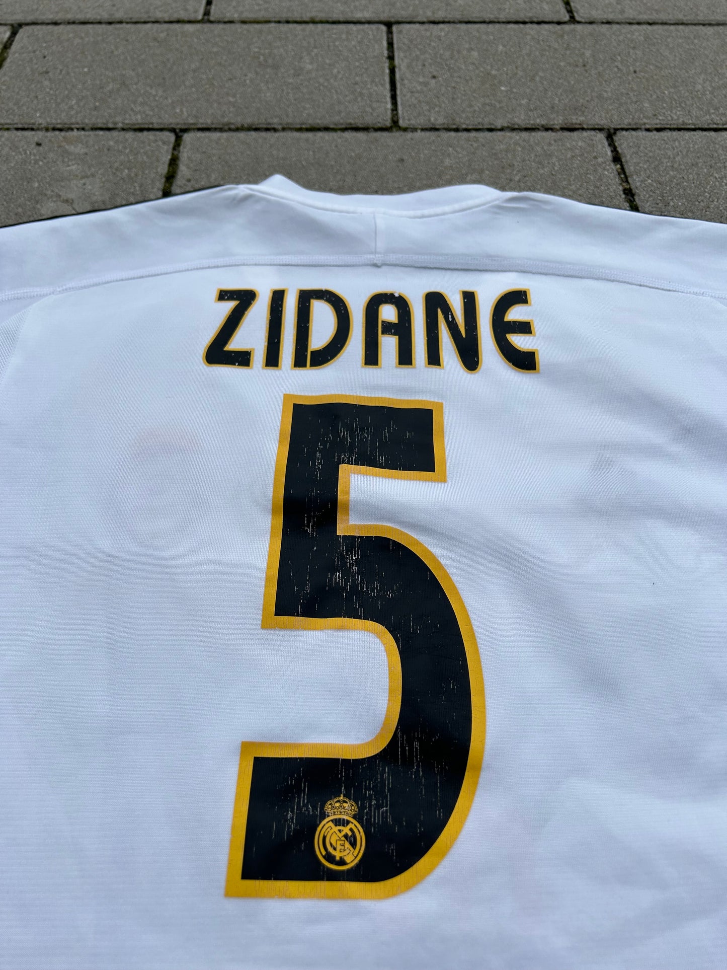 Real Madrid 2003/04 Authentic Home Shirt Zidane #5 Size XL