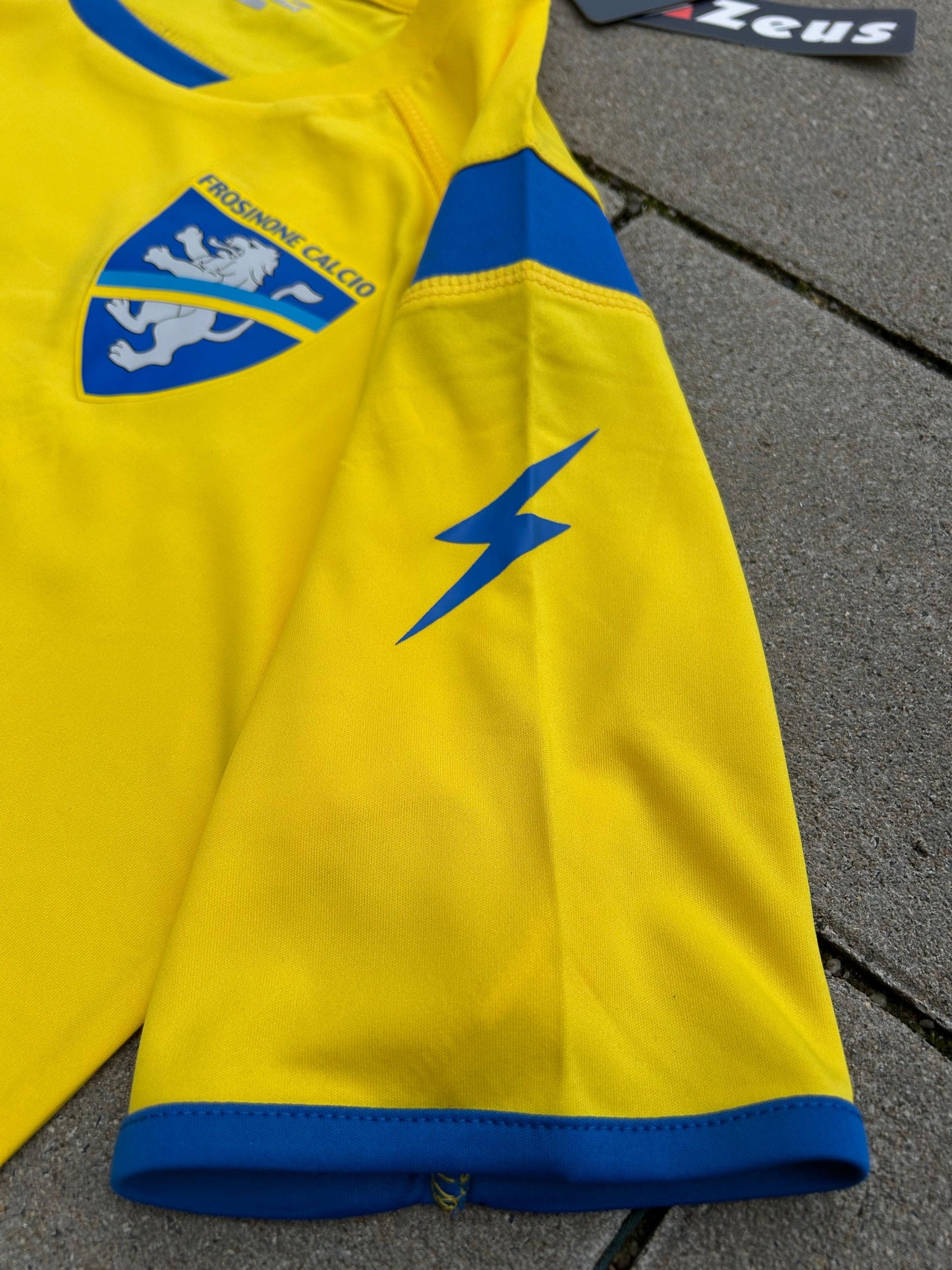 Frosinone 2018/19 Original Training Shirt Size S